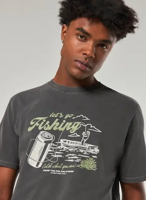camiseta regular preta estonada fishing camiseta regular preta estonada fishing