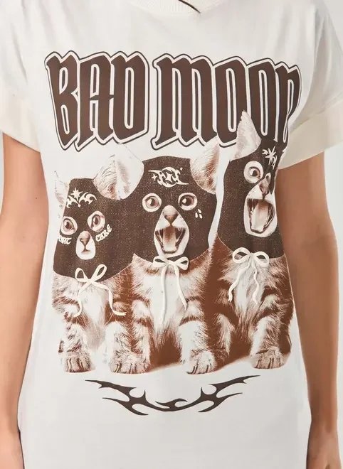 camiseta off-white oversized gatinhos camiseta off-white oversized gatinhos