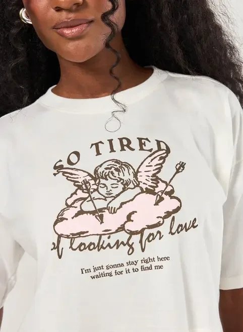 camiseta cropped off-white cupido camiseta cropped off-white cupido