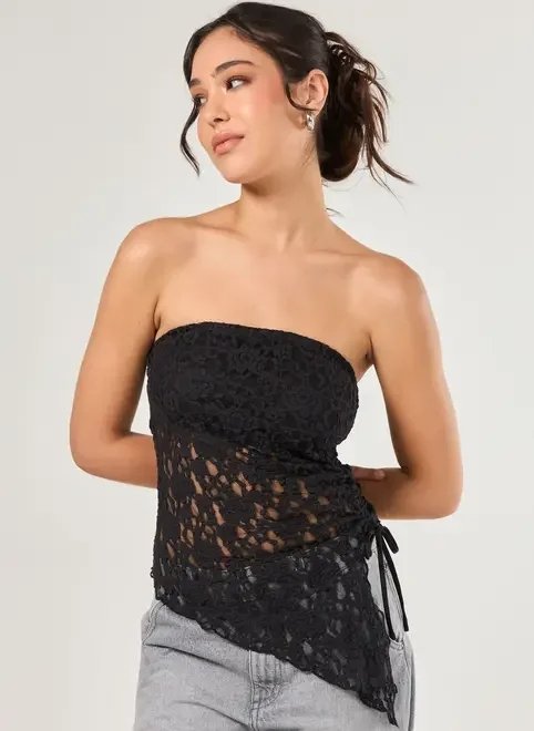 blusa em renda barra assimétrica blusa em renda barra assimétrica