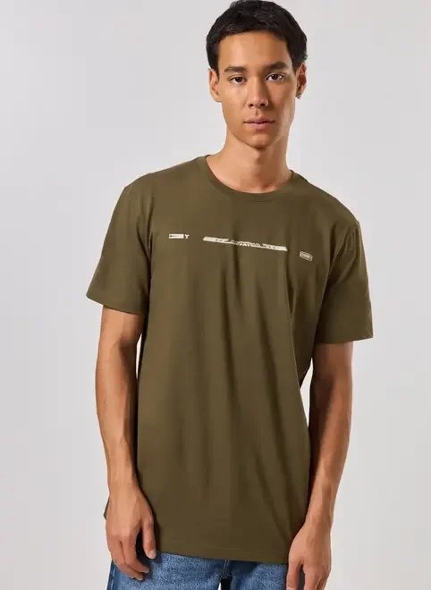 camiseta regular verde estampa horizontal camiseta regular verde estampa horizontal