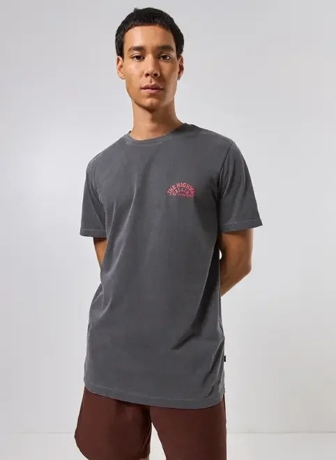 camiseta preta estonada estampa vermelha highway camiseta preta estonada estampa vermelha highway