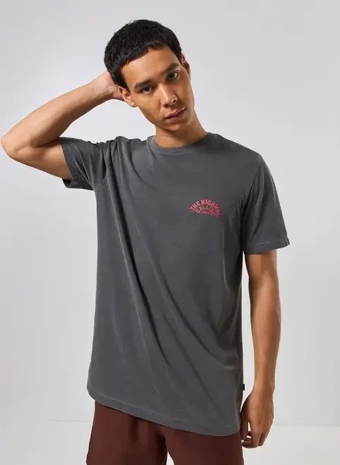 camiseta preta estonada estampa vermelha highway camiseta preta estonada estampa vermelha highway