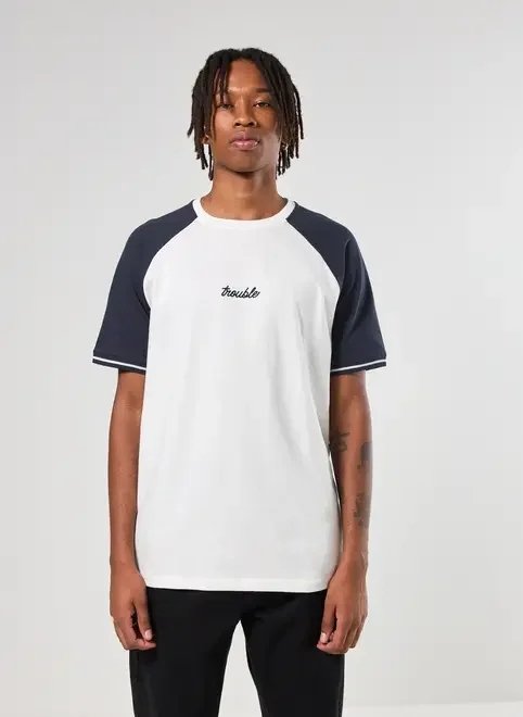 camiseta off-white raglan bordado camiseta off-white raglan bordado