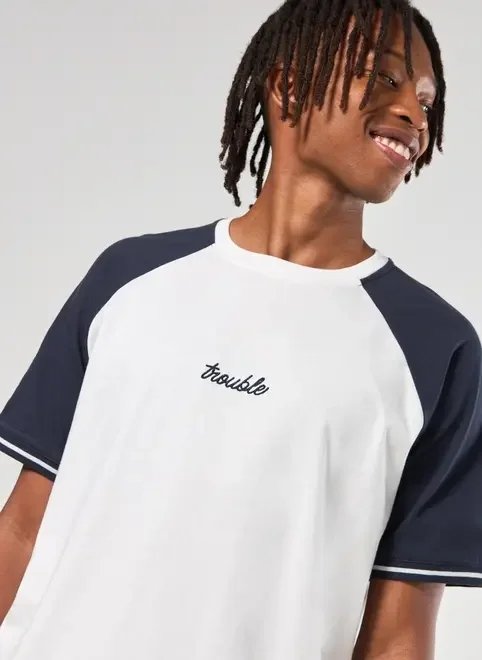 camiseta off-white raglan bordado camiseta off-white raglan bordado