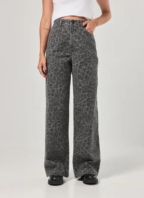 calça sarja wide leg oncinha black calça sarja wide leg oncinha black