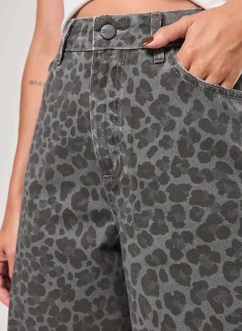 calça sarja wide leg oncinha black calça sarja wide leg oncinha black