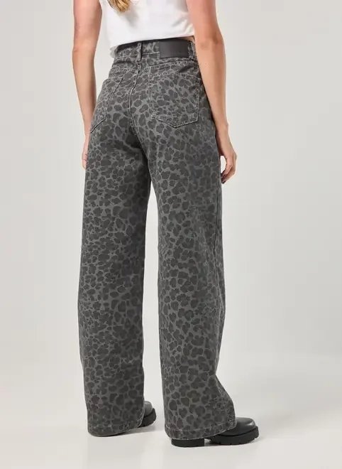 calça sarja wide leg oncinha black calça sarja wide leg oncinha black