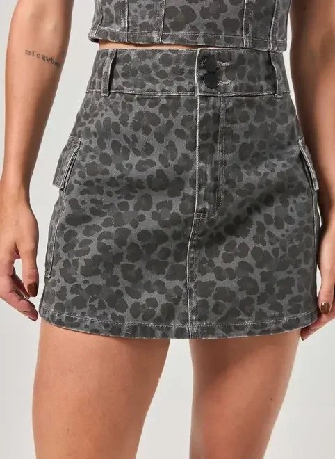 short saia sarja cargo oncinha black short saia sarja cargo oncinha black