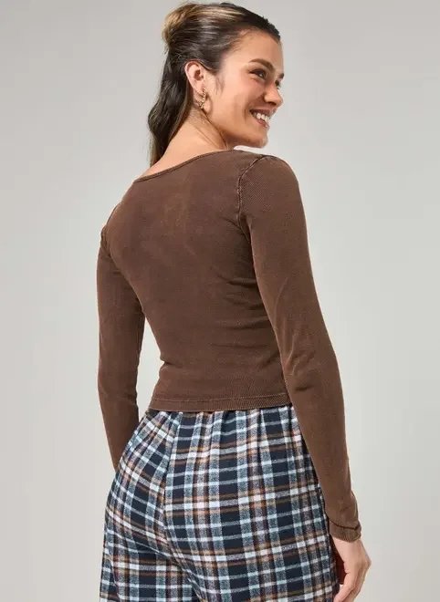 blusa manga longa estonada decote arredondado blusa manga longa estonada decote arredondado