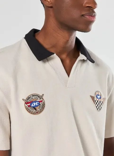 camiseta polo comfort atoalhada patches camiseta polo comfort atoalhada patches