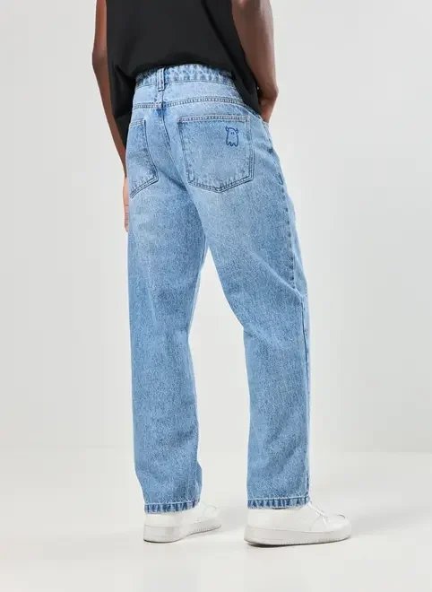 calça jeans reta com desenhos calça jeans reta com desenhos