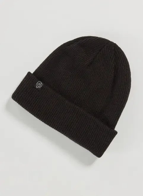 gorro preto com etiqueta de tecido gorro preto com etiqueta de tecido