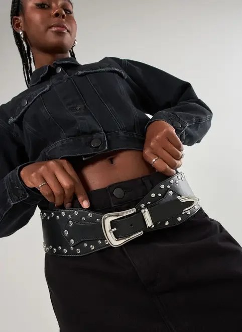 cinto preto largo com tachas cinto preto largo com tachas