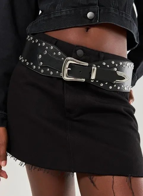 cinto preto largo com tachas cinto preto largo com tachas