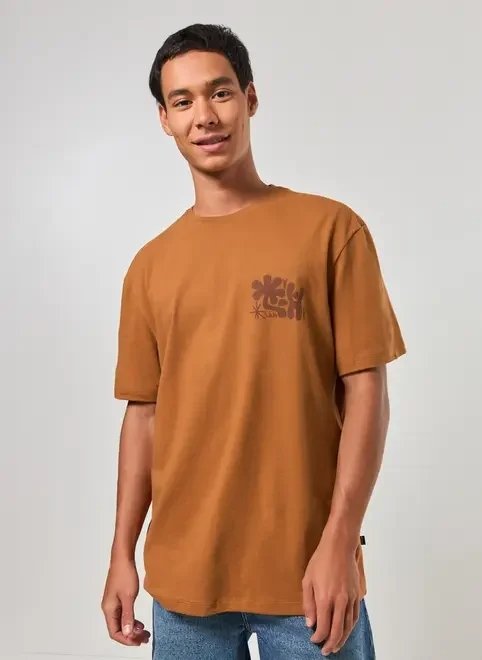 camiseta regular estampa desert camiseta regular estampa desert