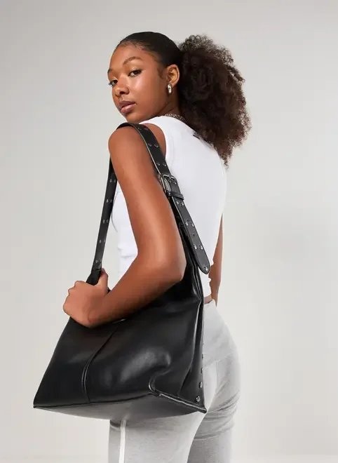 bolsa shopper preta com tachinhas bolsa shopper preta com tachinhas