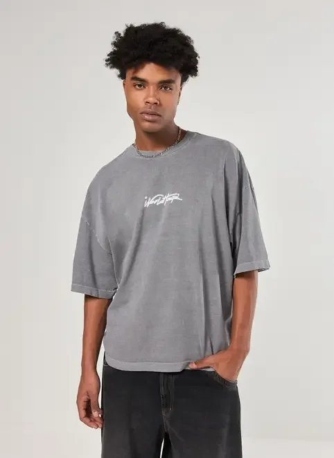camiseta cropped oversized estonada world tour camiseta cropped oversized estonada world tour