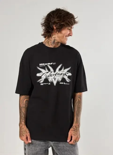 camiseta preta oversized cyberpunk camiseta preta oversized cyberpunk