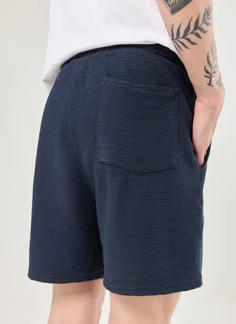 bermuda texturizada azul-marinho bermuda texturizada azul-marinho