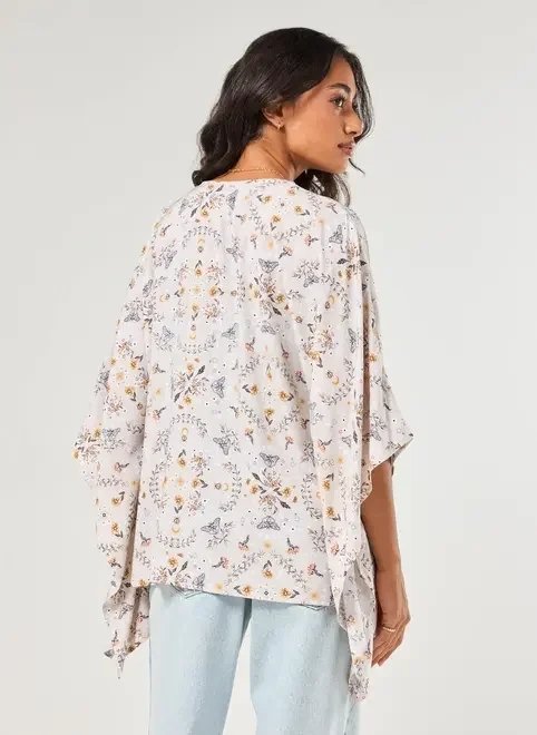 kimono off-white estampa borboletas kimono off-white estampa borboletas
