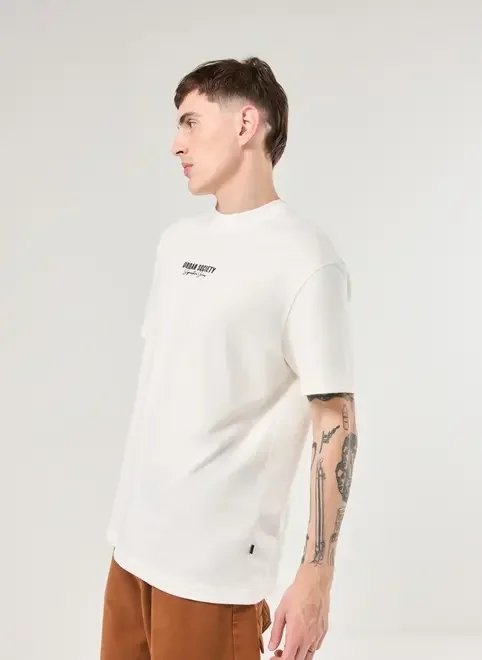 camiseta comfort off-white urban camiseta comfort off-white urban