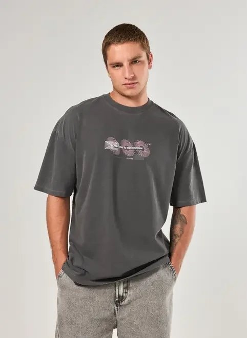 camiseta preta oversized estonada unknown camiseta preta oversized estonada unknown