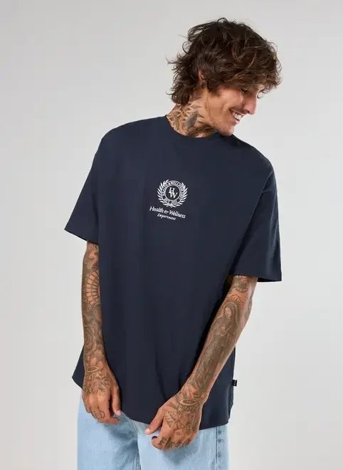 camiseta marinho oversized com bordado camiseta marinho oversized com bordado