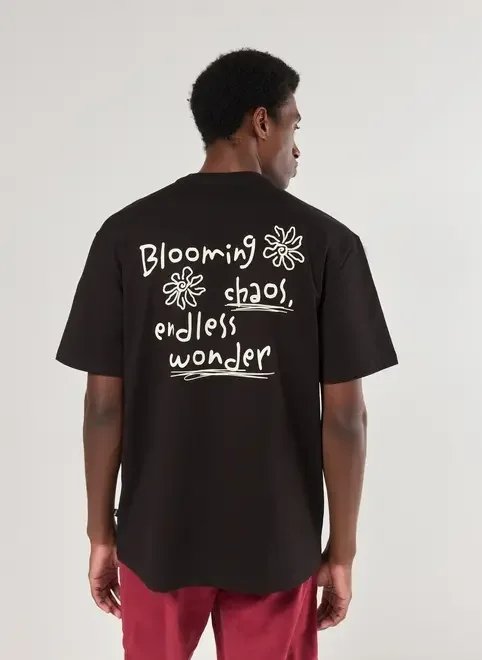 camiseta comfort preta blooming camiseta comfort preta blooming