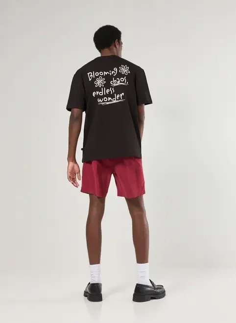 camiseta comfort preta blooming camiseta comfort preta blooming