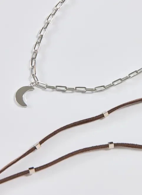 conjunto dois colares suede e lua conjunto dois colares suede e lua