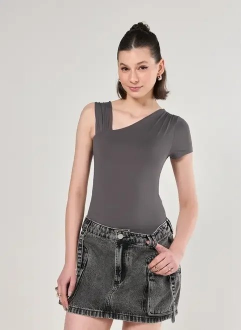 body poliamida mangas assimétricas body poliamida mangas assimétricas