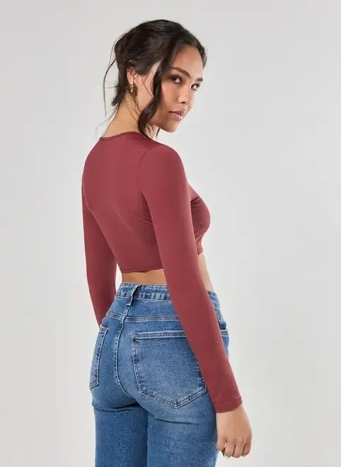 cropped poliamida manga longa assimétrico cropped poliamida manga longa assimétrico