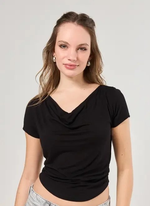 blusa preta decote degagê blusa preta decote degagê