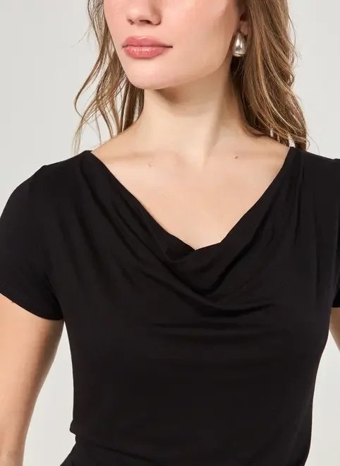 blusa preta decote degagê blusa preta decote degagê