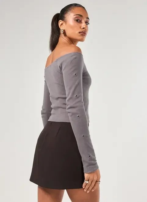 blusa ombro a ombro com ilhós blusa ombro a ombro com ilhós