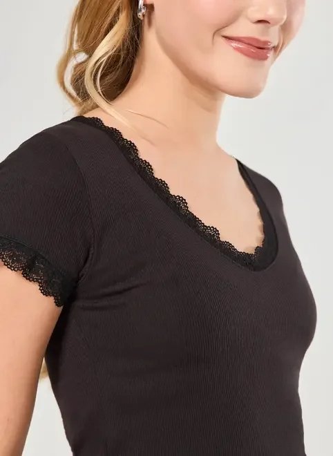 cropped preto detalhes renda cropped preto detalhes renda