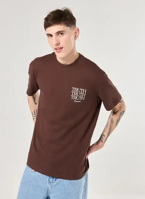 camiseta comfort marrom truth camiseta comfort marrom truth
