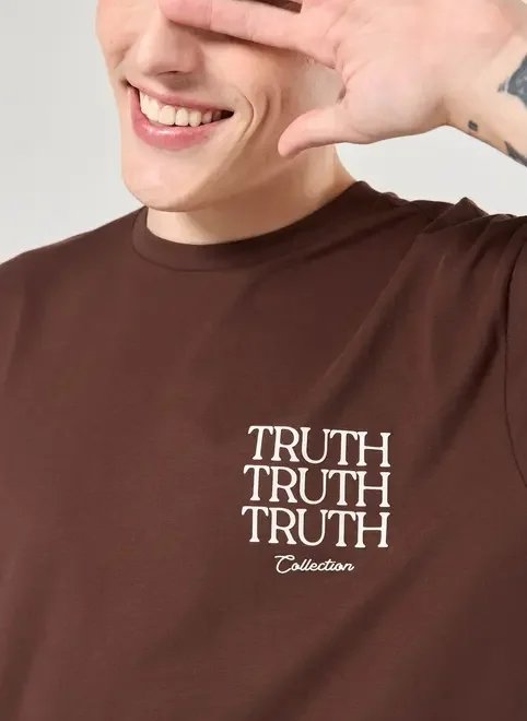 camiseta comfort marrom truth camiseta comfort marrom truth