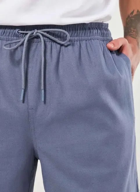 bermuda em tecido azul bermuda em tecido azul