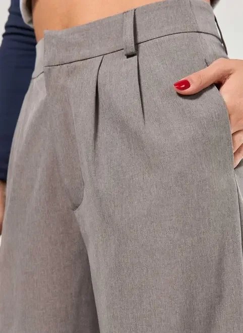 calça alfaiataria cinza com pregas calça alfaiataria cinza com pregas