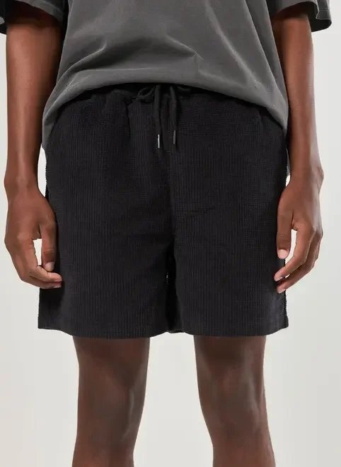 bermuda short em veludo cotelê bermuda short em veludo cotelê