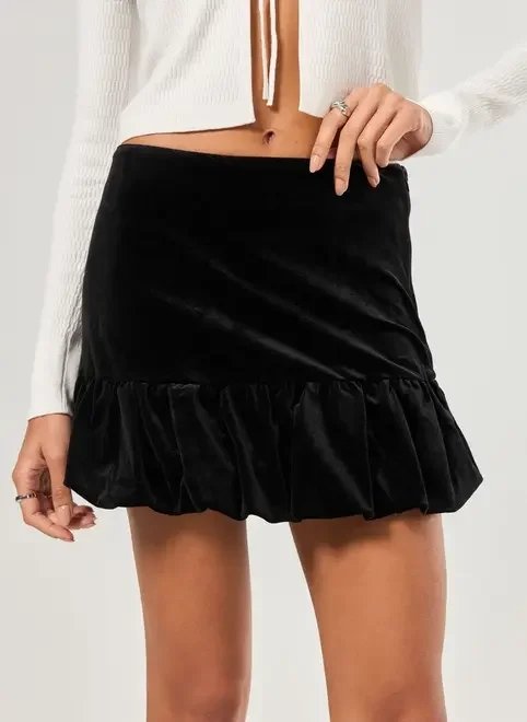 saia balonê veludo preto saia balonê veludo preto
