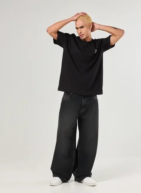 camiseta relaxed preta bordado fantasma camiseta relaxed preta bordado fantasma