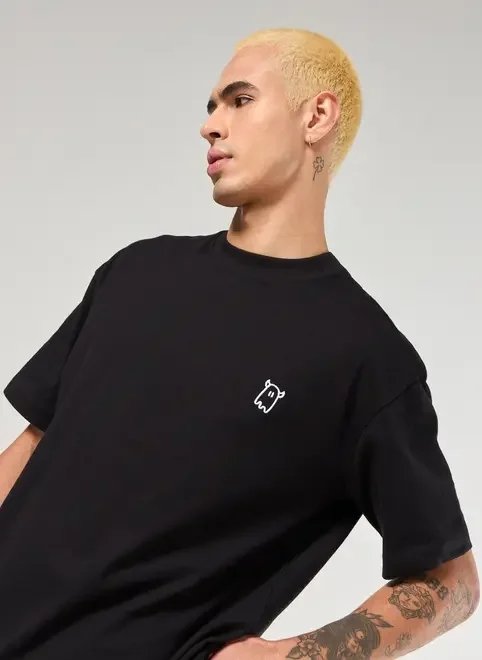 camiseta relaxed preta bordado fantasma camiseta relaxed preta bordado fantasma