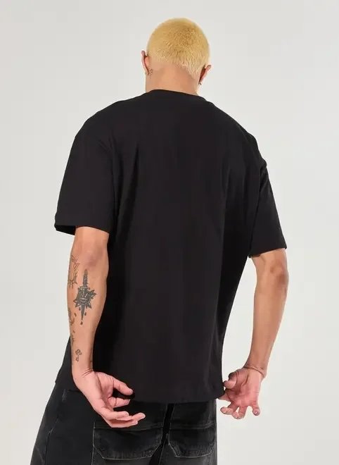 camiseta relaxed preta bordado fantasma camiseta relaxed preta bordado fantasma