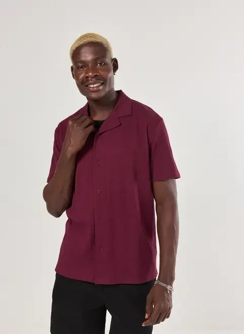 camisa bordô textura canelada camisa bordô textura canelada