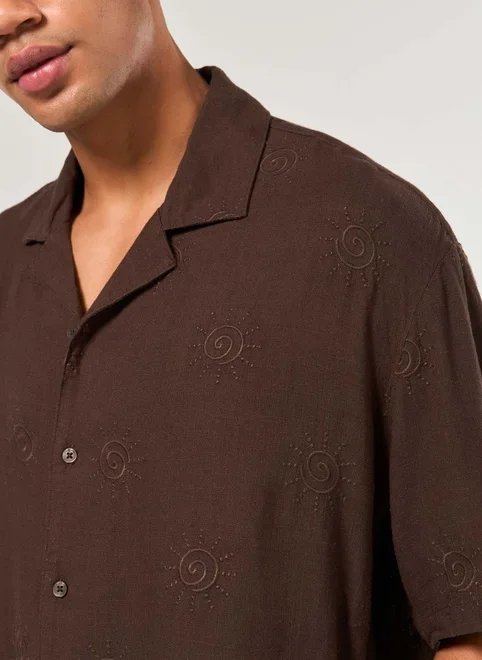 camisa cropped box marrom bordados camisa cropped box marrom bordados