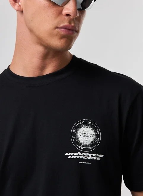 camiseta comfort preta universe camiseta comfort preta universe