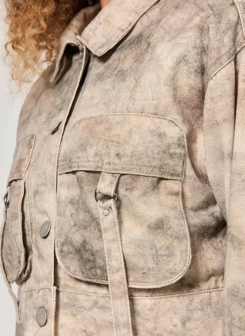 jaqueta cropped em sarja estampada jaqueta cropped em sarja estampada